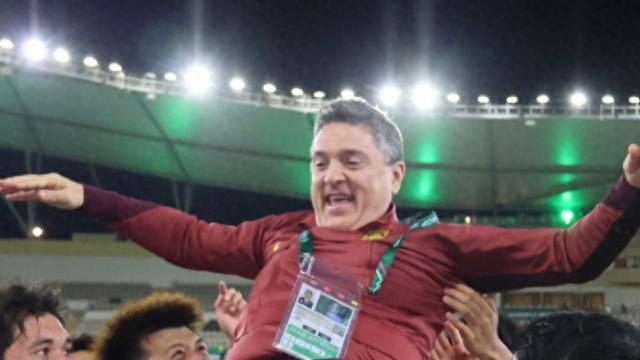 开云体育APP-安东尼奥“铁腕治军”：球员酒店至训练场两点一线，不得随意点外卖|U23|国足|中国男足|U23亚洲杯|足协_新浪体育_新浪新闻