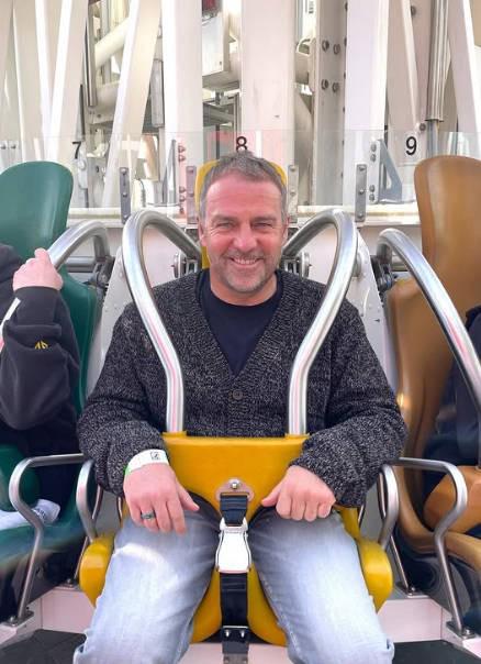 开云体育官网-放松一下，弗里克到巴塞罗那蒂比达博游乐场玩跳楼机