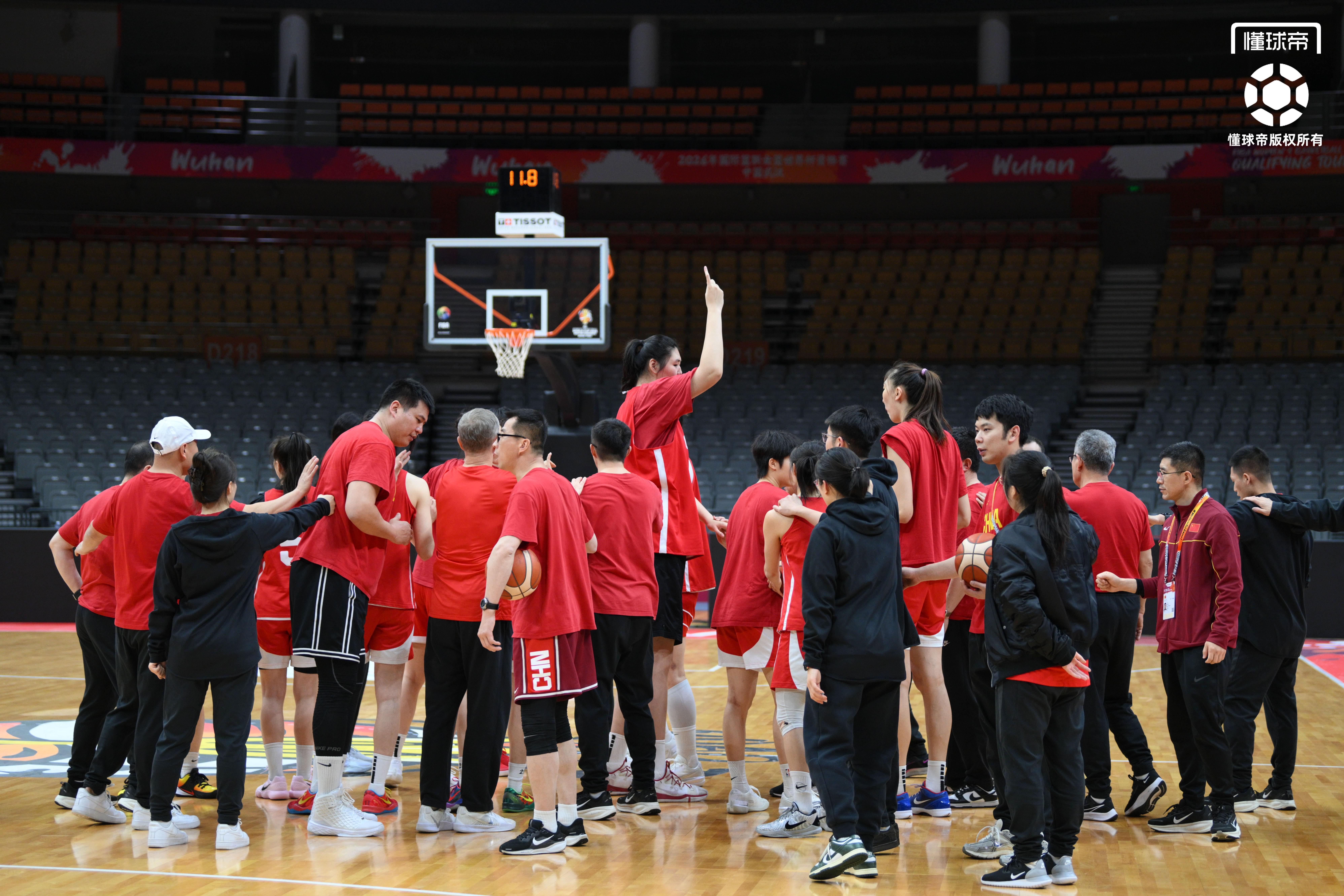 开云体育-中国女篮世预赛最后一练，王治郅到场观看&amp;amp;全队精神饱满
