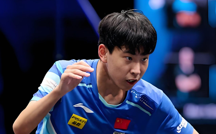 开云体育直播-3-2晋级！国乒17岁左手新星崛起：6-10极限翻盘，王皓等到他？|李和宸|U15|世青赛|关文皓|比赛_新浪体育_新浪新闻
