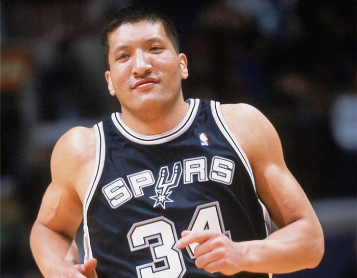 开云体育直播-巴特尔打了3年NBA，如今每月能领多少退休金？网友：难以置信|圣安东尼奥马刺队|NBA总冠军|多伦多猛龙队|丹佛掘金队|中国男篮_新浪体育_新浪新闻